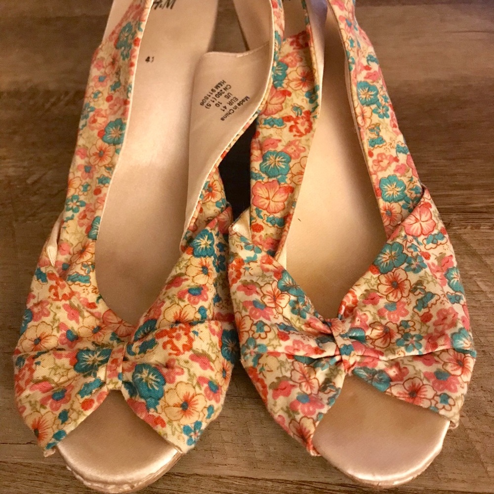 New Cork floral sandals💕